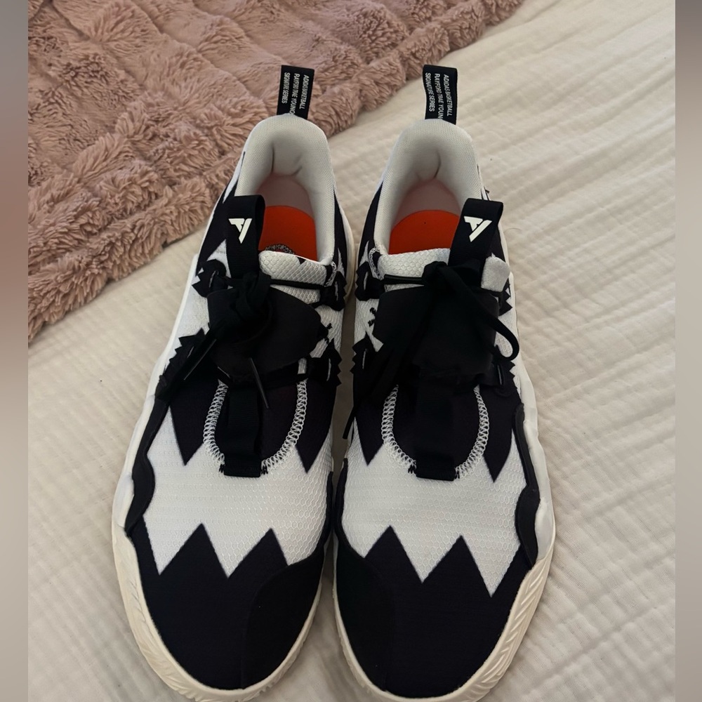 Trae Young Volume 1 Basketball shoes